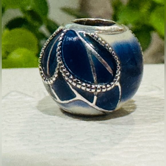 Authentic Retired Pandora ‘Blue Butterfly Wing’ S925 Blue White Enamel Charm - Picture 2 of 13